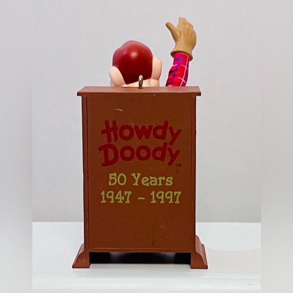 Howdy Doody - Hallmark Ornament - Picture 2 of 4